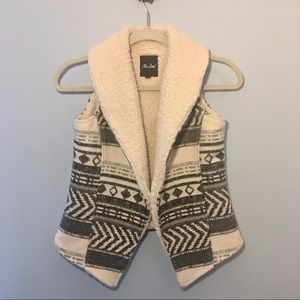 Me Jane cozy faux fur vest Sherpa, Aztec tribal